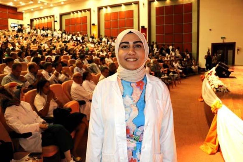 Temizlik personeli olarak çalıştığı hastanenin tıp fakültesini kazandı