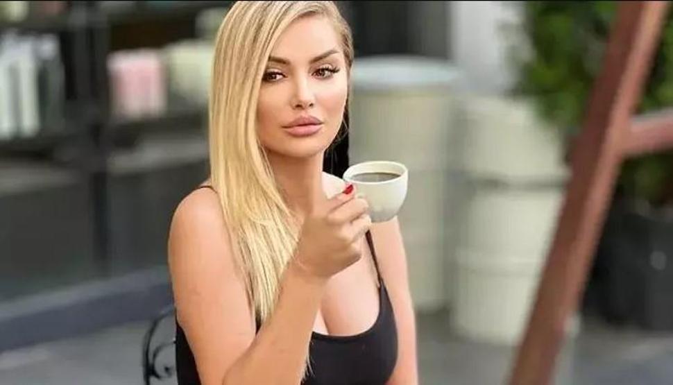 Songül Karlı gözlüklü imajını paylaştı