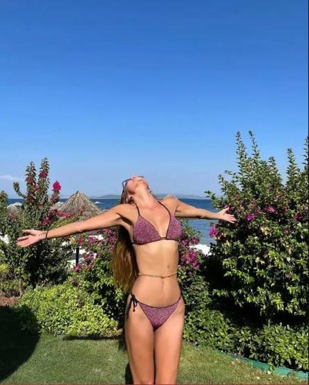 Ebru Şallı formda görüntüsüyle dikkatleri üzerine çekti
