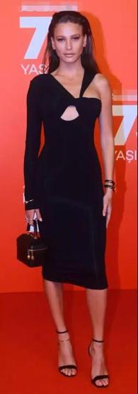 Serenay Sarıkaya, Yunanistan tatili hakkında konuştu