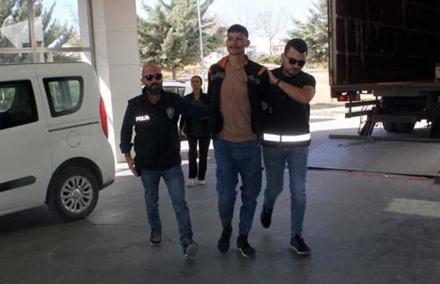 Çaldıkları otomobille tatile giderken yakalandılar