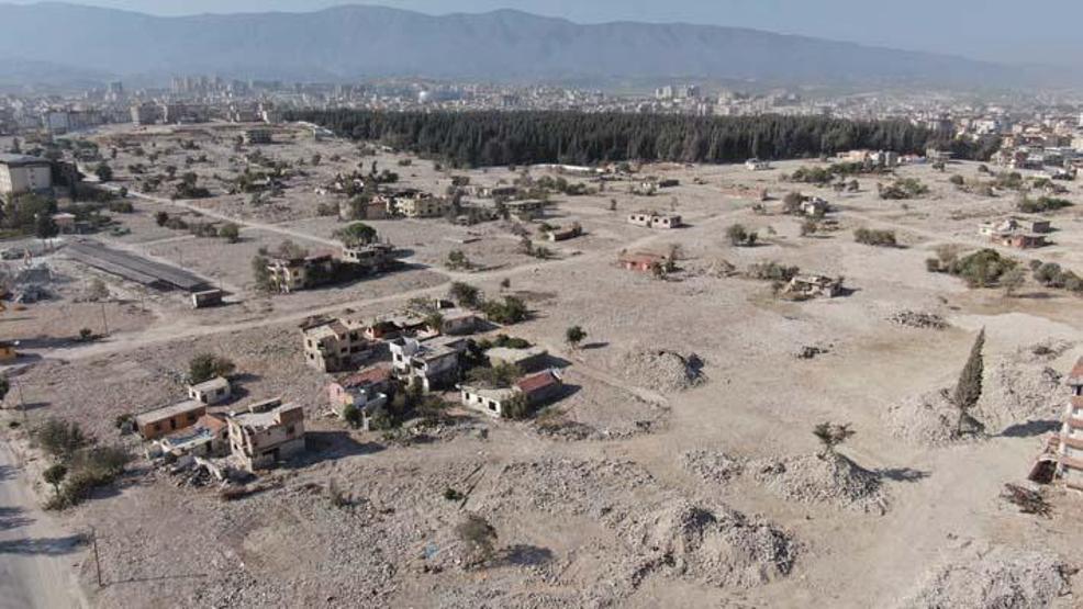 Enkazın yüzde 72’sinin kaldırıldığı Hatay’da, vatandaş yıllarca yaşadığı sokakları tanıyamaz hale geldi