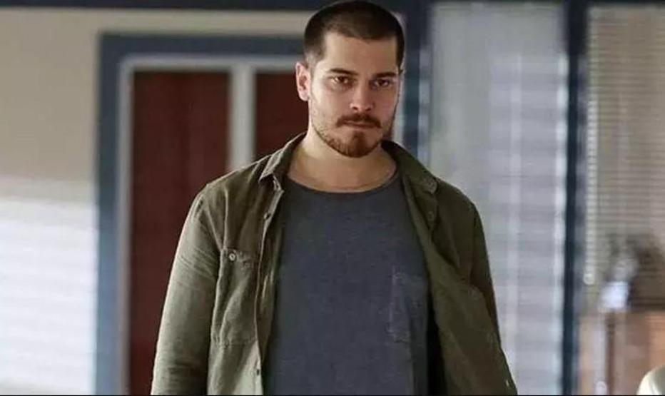 Çağatay Ulusoy’un yeni imajı dikkat çekti