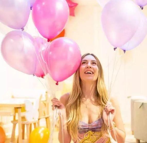 Sinem Kobal büyük kızının son halini paylaştı