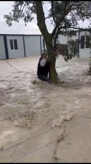 Son dakika... Sağanak İstanbulu felç etti Meteorolojiden yeni uyarı