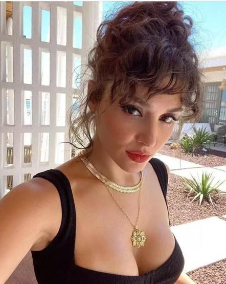 Hande Erçel dizi setinde sınava girdi