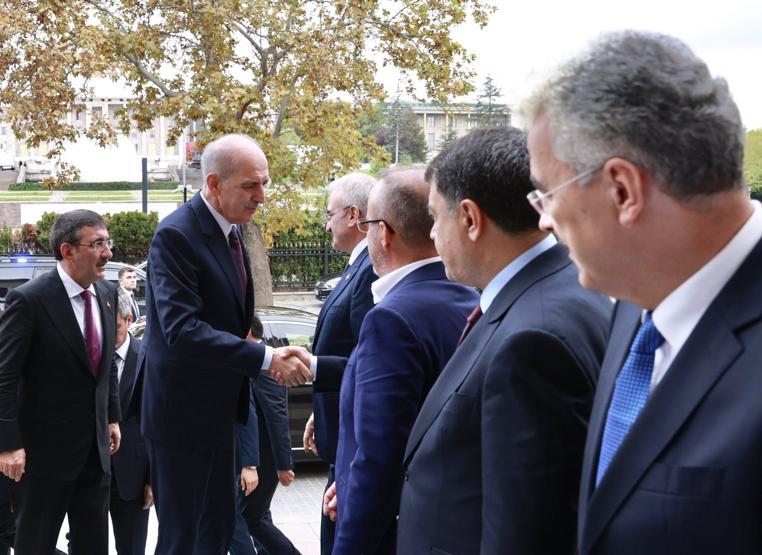 TBMM Başkanı Kurtulmuştan Bakan Yerlikayaya geçmiş olsun ziyareti