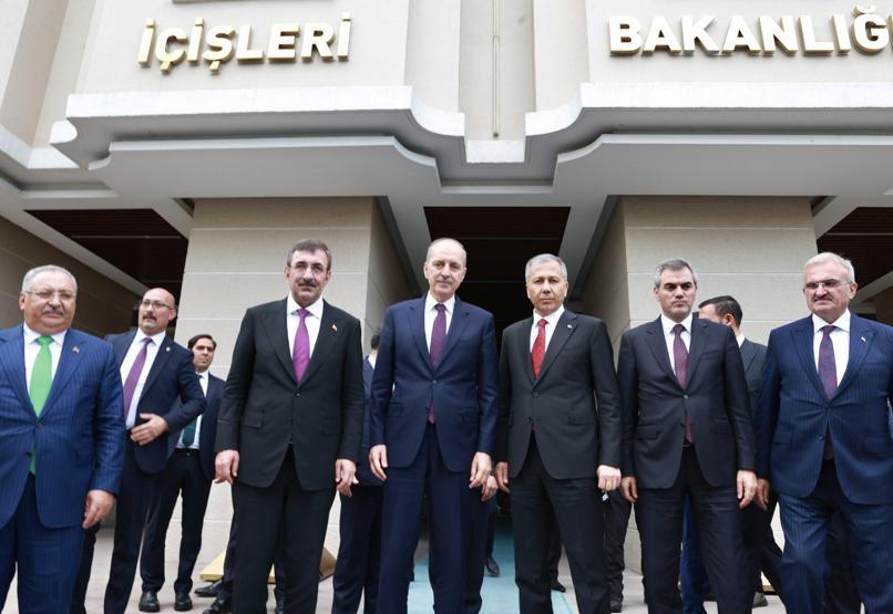 TBMM Başkanı Kurtulmuştan Bakan Yerlikayaya geçmiş olsun ziyareti