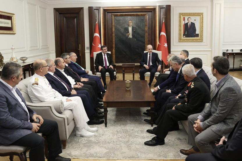 TBMM Başkanı Kurtulmuştan Bakan Yerlikayaya geçmiş olsun ziyareti
