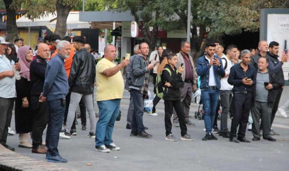 Vatandaşın bomba merakı pes dedirtti