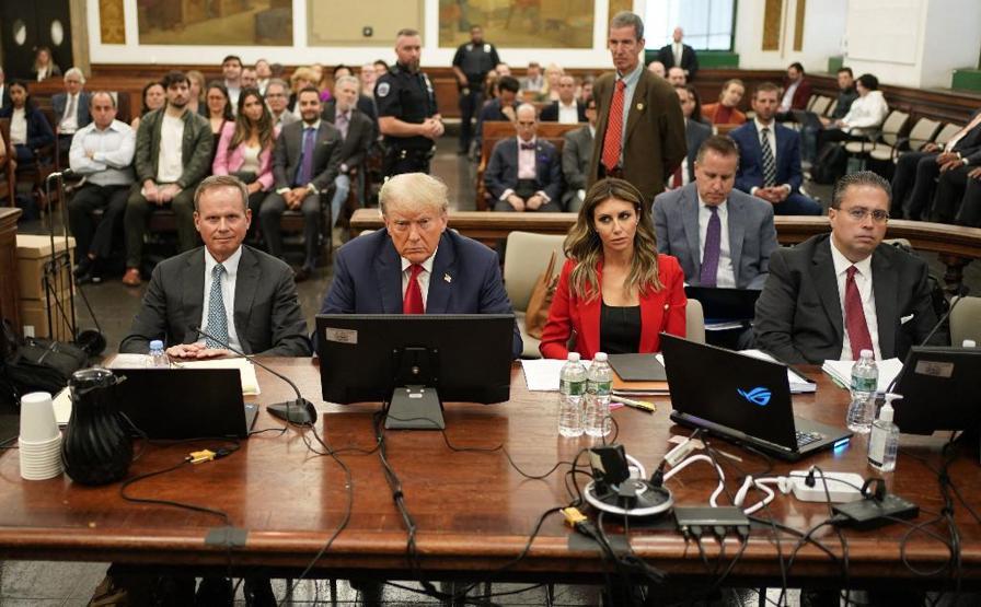 Trump davasında ikinci gün Başsavcı ve yargıcı hedef aldı