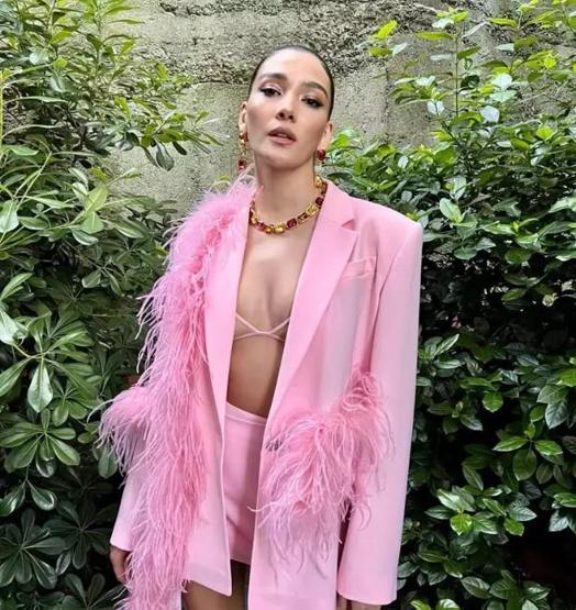Aybüke Pusattan sosyal medya itirafı