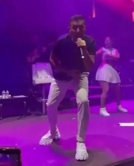 Mustafa Sandalın ayakkabıları gündem oldu Fiyatı dudak uçuklattı