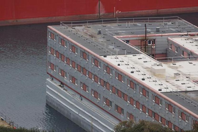 İngilterenin tartışılan cezaevi gemisi yeniden devrede 19 Ekimde başlıyor