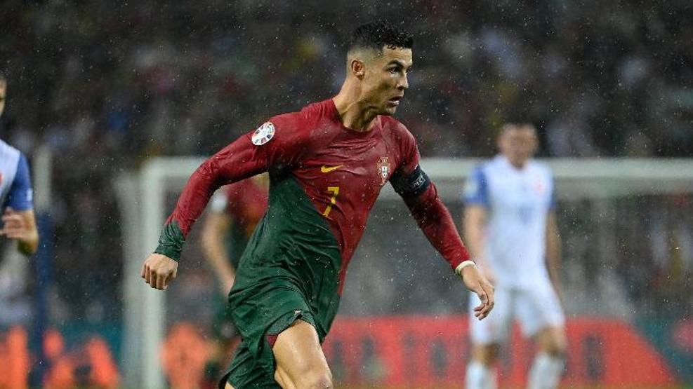 Cristiano Ronaldo penaltı vuruşu öncesi besmele çekti