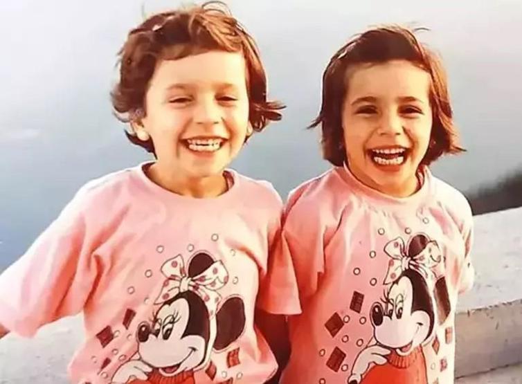 Metin Akpınarın ailesi büyüyor İkiz çocuklarından sonra iki torunu olduğu ortaya çıktı