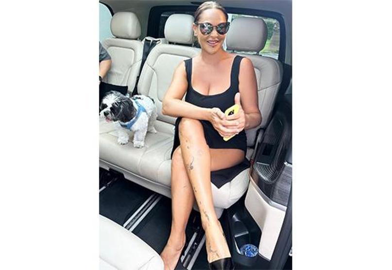Hülya Avşardan yeni kare