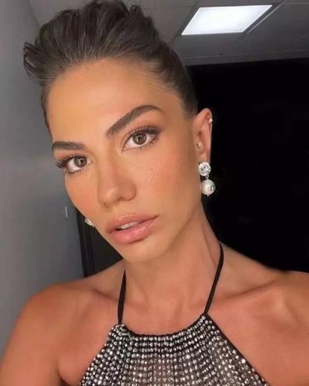 Demet Özdemir, Yunanistan tatilinde