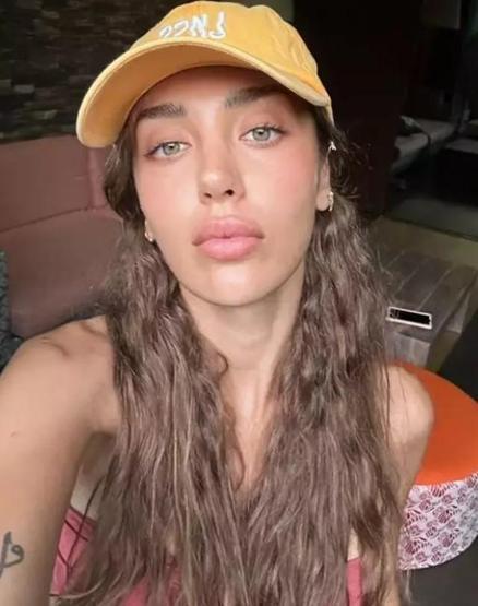 Özlem Ada Şahinden Demet Akalın açıklaması: Şu an için görüşmüyoruz