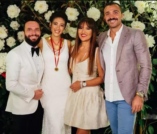 Özlem Ada Şahinden Demet Akalın açıklaması: Şu an için görüşmüyoruz