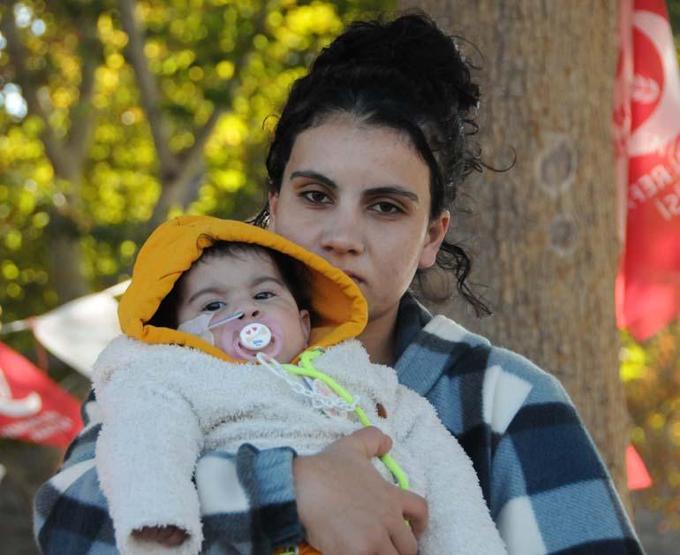 SMAlı ikizi depremde ölen Aybüke bebeğin kampanyası, dolandırıcılar yüzünden yüzde 11de kaldı