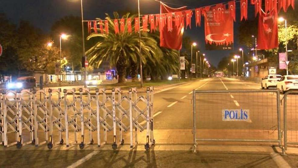 İstanbulda 29 Ekim kutlamaları nedeniyle bazı yollar trafiğe kapatıldı