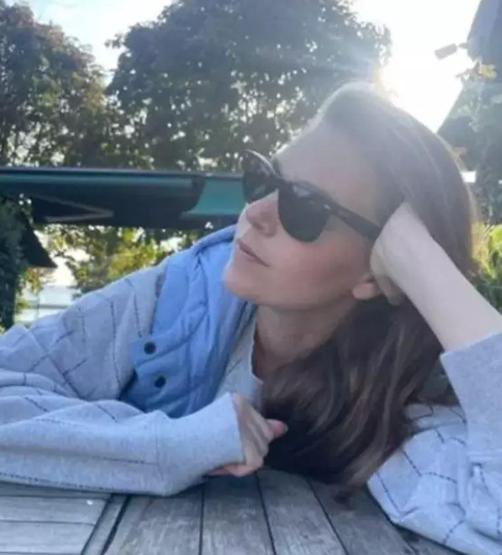 Aslı Enver den Makyajsız Paylaşım Bakan bir daha baktı