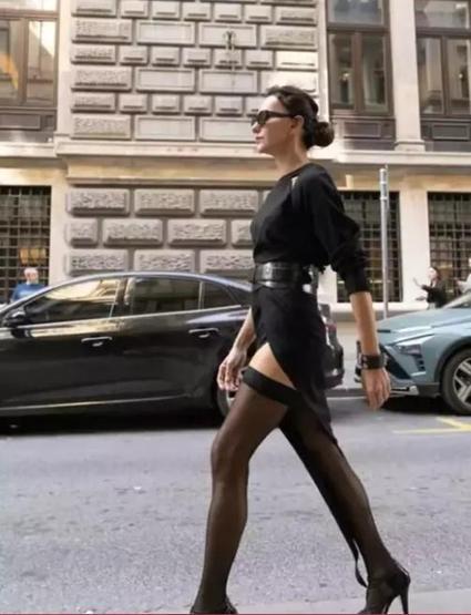 Kim der 50 yaşında Hande Ataizi sosyal medyayı salladı