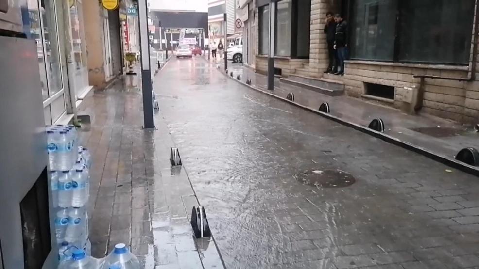 Meteoroloji uyarmıştı İstanbulda sağanak etkili olmaya başladı