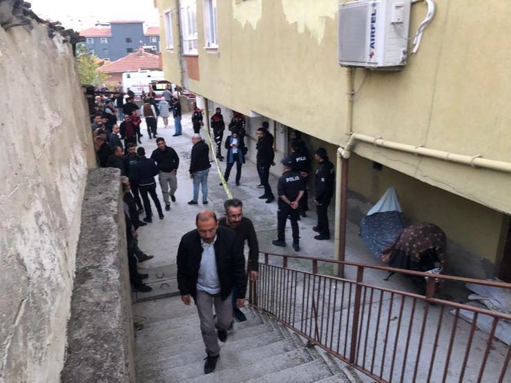 Dehşet sorguda ortaya çıktı İlişkisine karşı çıktığı için öldürmüş
