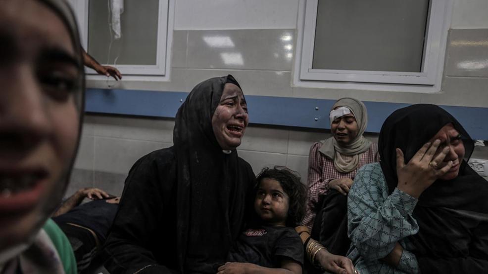 İsrail Gazzedeki hastaneleri kuşatıyor: Hareket eden her şeyi vuruyorlar