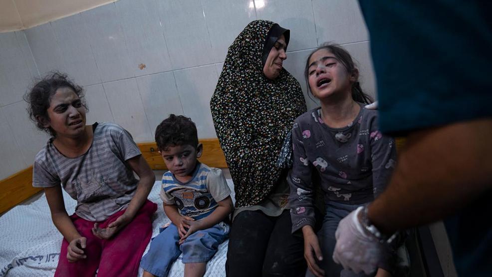 İsrail Gazzedeki hastaneleri kuşatıyor: Hareket eden her şeyi vuruyorlar