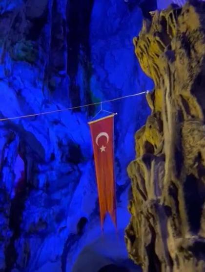 5 milyon yıllık Yalan Dünya Mağarası ziyaretçi akınına uğruyor