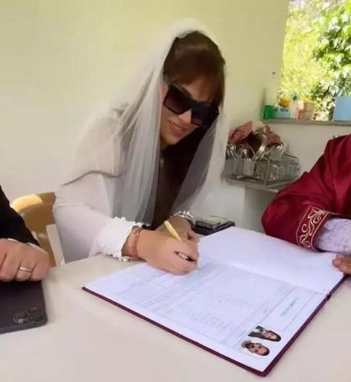 Tuğçe Tayfur ile Muhammet Aydın bebek bekliyor