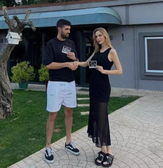 İdo Tatlıses ve Yasemin Şefkatlinin oğullarının isimleri belli oldu