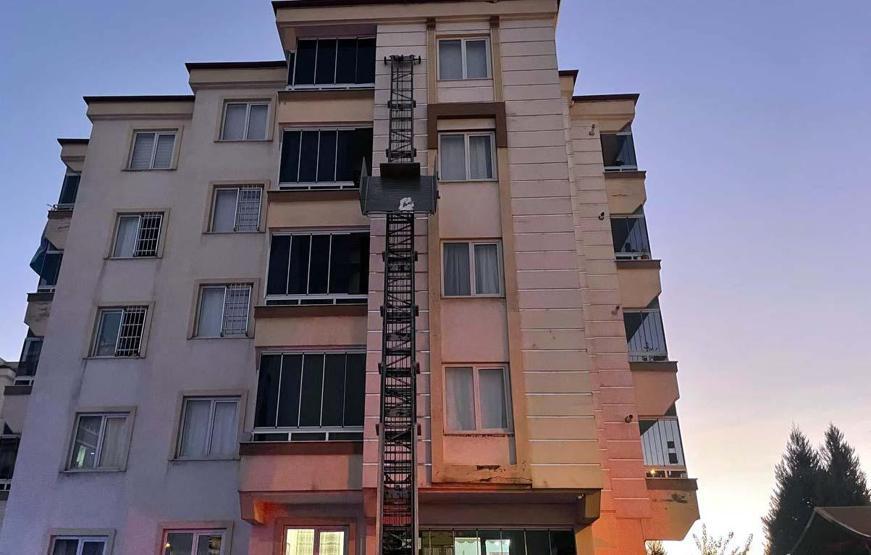 Taşıma asansörü faciaya neden oldu 15 metre yükseklikten düştüler: 1 ölü, 1 yaralı