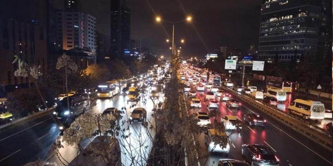 İstanbul trafiğinde sağanak yoğunluğu