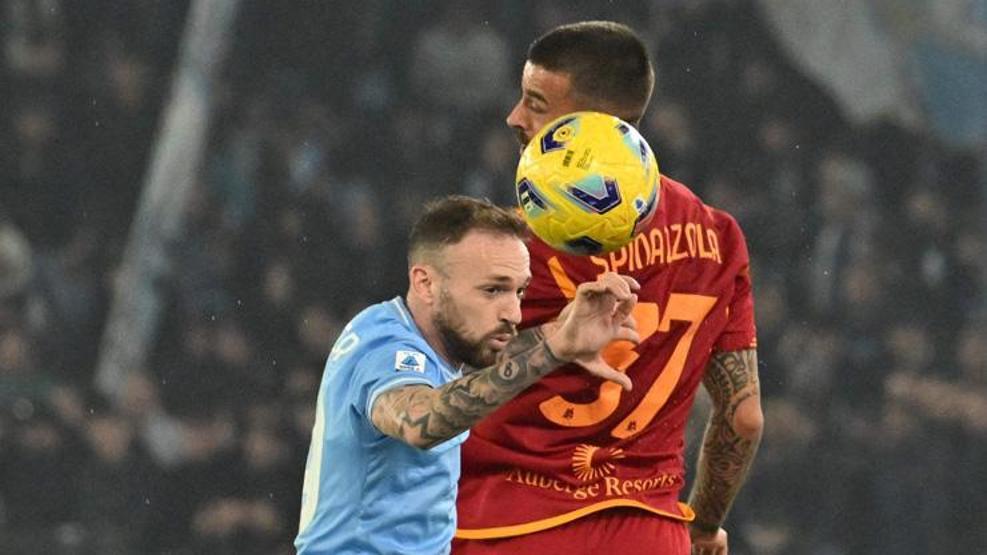 Okan Buruk aradığı sol beki buldu Angelino yolcu...