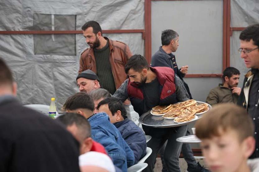 Sivasta asırlık hacı yemeği geleneği sürdürülüyor