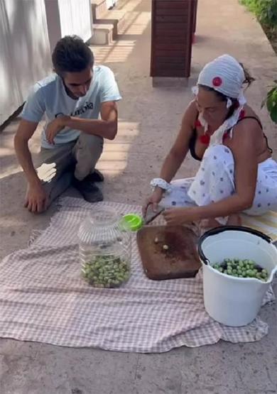 Hülya Avşar Bahçeden erken hasat diye paylaşmıştı O video sonrası kırma zeytine talep arttı
