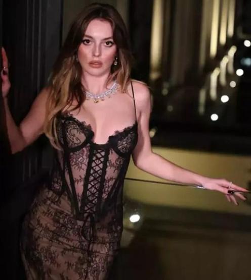 Melis Sezenin yeni imajı sosyal medyayı salladı