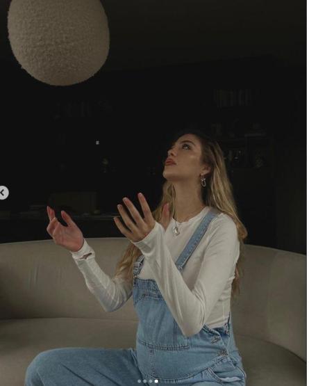 Yasemin Şefkatli’den karnı burnunda pozlar