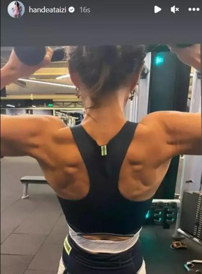 Hande Ataizinin sırt kasları sosyal medyada gündem oldu