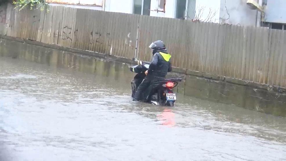 Son dakika... İstanbulu fırtına ve sağanak vurdu 1 kişi hayatını kaybetti