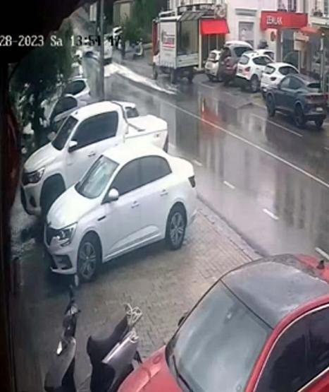 Bodrumda 3 caddede görülen ve merak uyandıran beyaz köpüğün nedeni belli oldu