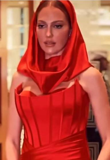 Meryem Uzerli sosyal medyanın diline düştü