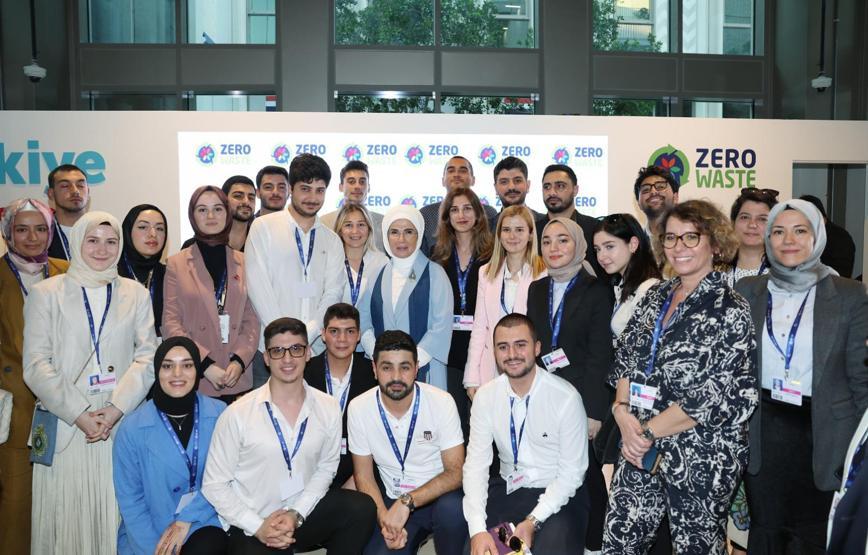 Emine Erdoğan, Dubaide iklim elçisi gençlerle bir araya geldi
