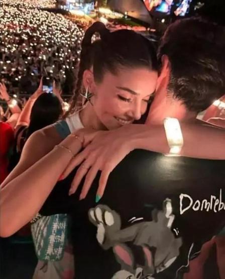 Hande Erçel ile Hakan Sabancının birinci yıl kutlaması olay oldu