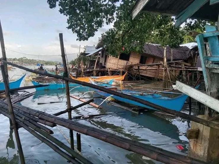 Filipinler’i vuran 7.6 büyüklüğündeki depremin oluşturduğu hasar fotoğraflara yansıdı