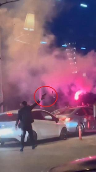 Bursada, 2 farklı düğün konvoyu yolu kapattı: Havaya ateş açıp, çiftetelli oynadılar